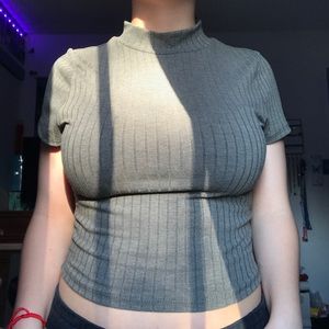 Short sleeve mock neck